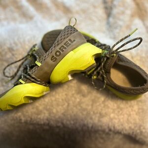Sorel lime green women’s sneakers